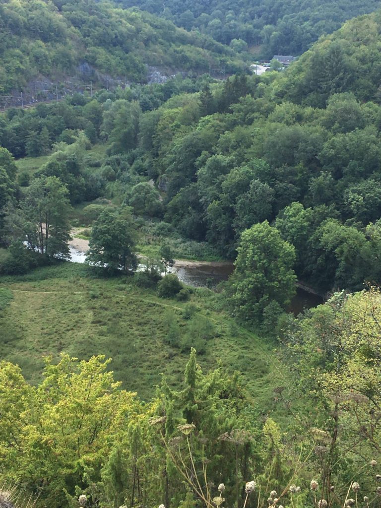 panoramisch uitzichtpunt op de lesse